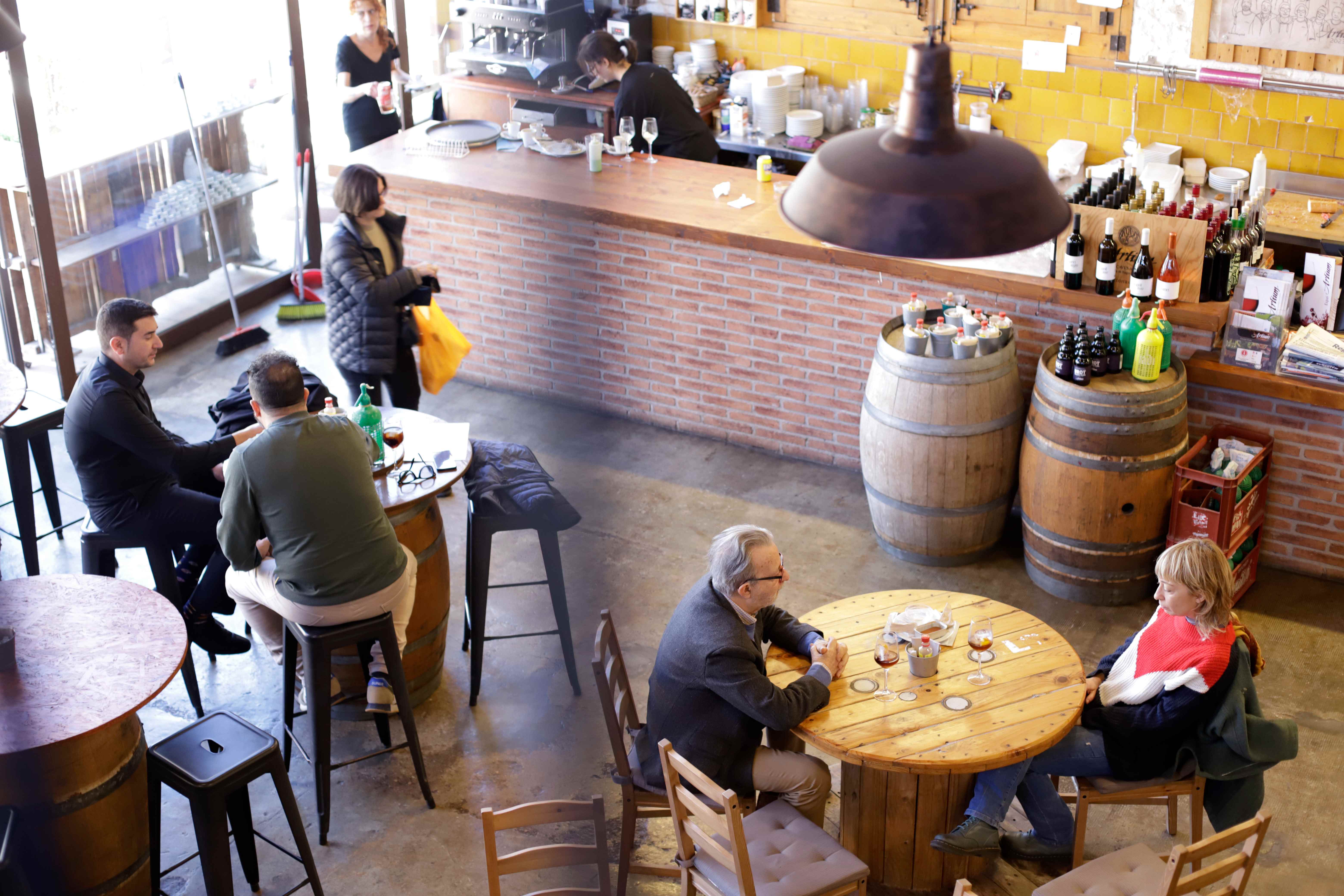 L’històric Celler Cooperatiu d’Artés és un espai singular, l’encavallada de fusta manté la mateixa estructura dels anys quaranta