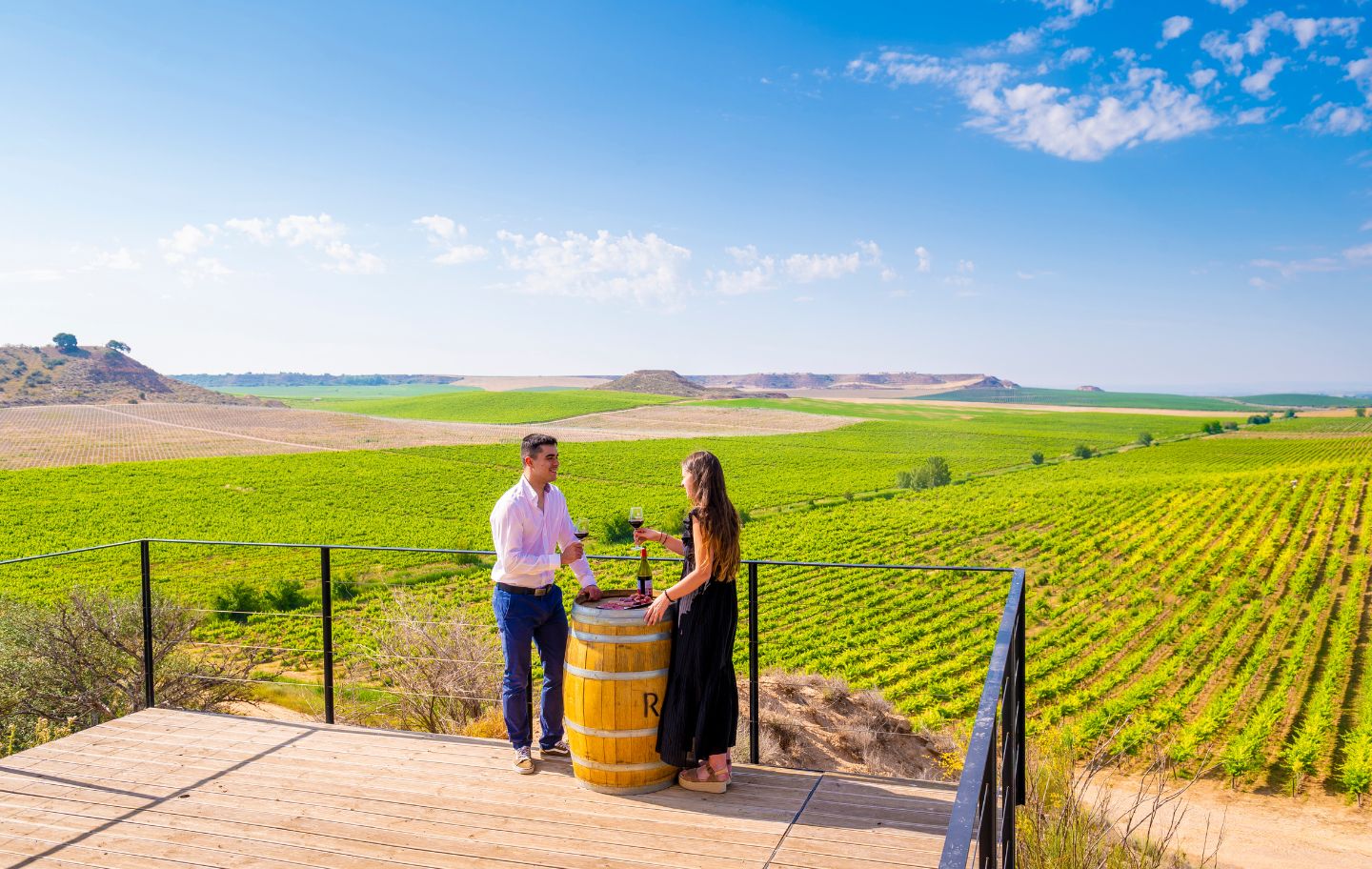 Tast de vins envoltats de vinyes a Raimat Natura Tast de vins envoltats de vinyes a Raimat Natura