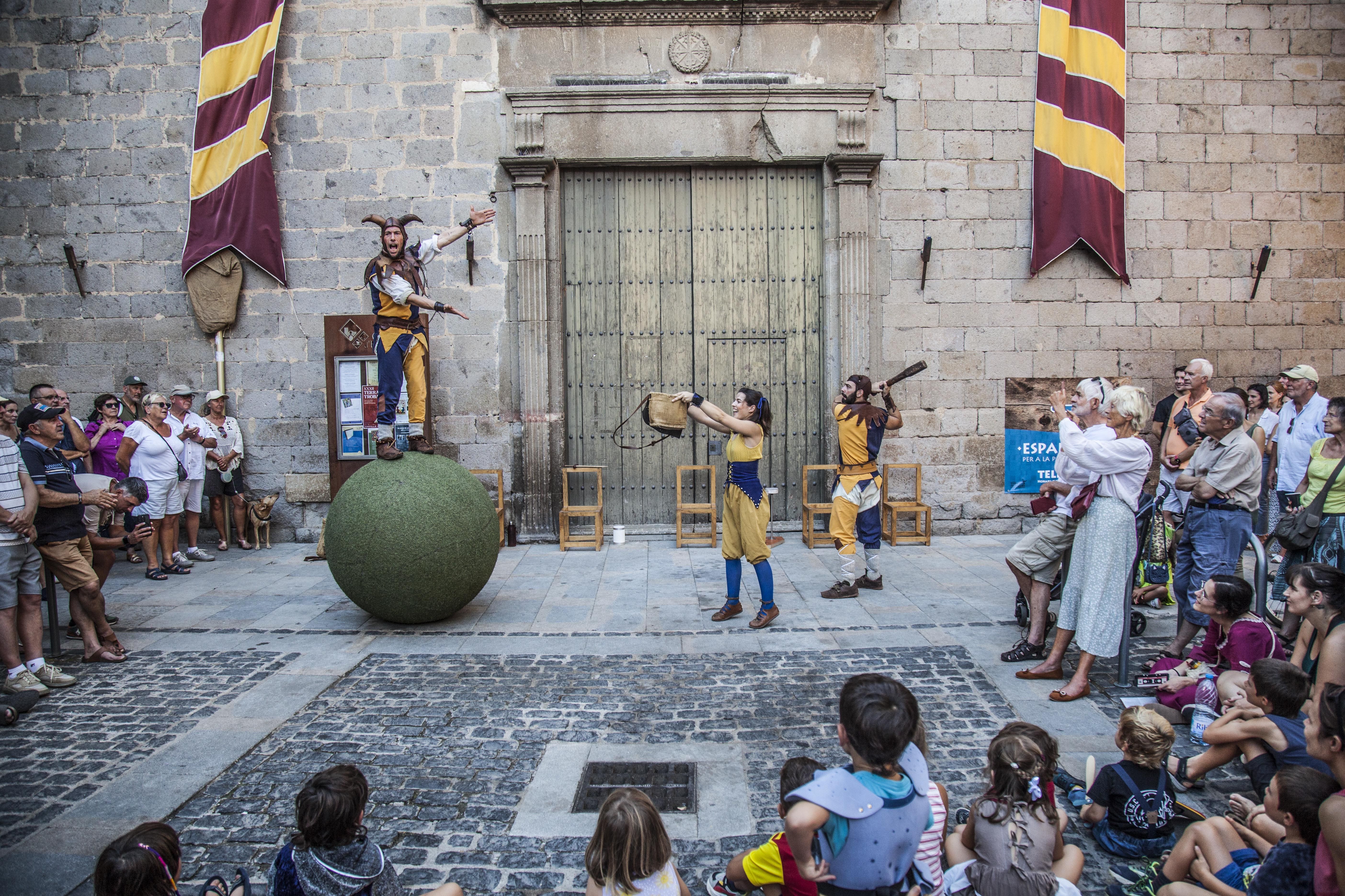 El Festival Terra de Trobadors programa tallers, cercaviles, espectacles, conferències i actuacions teatrals ambientades en el món medieval