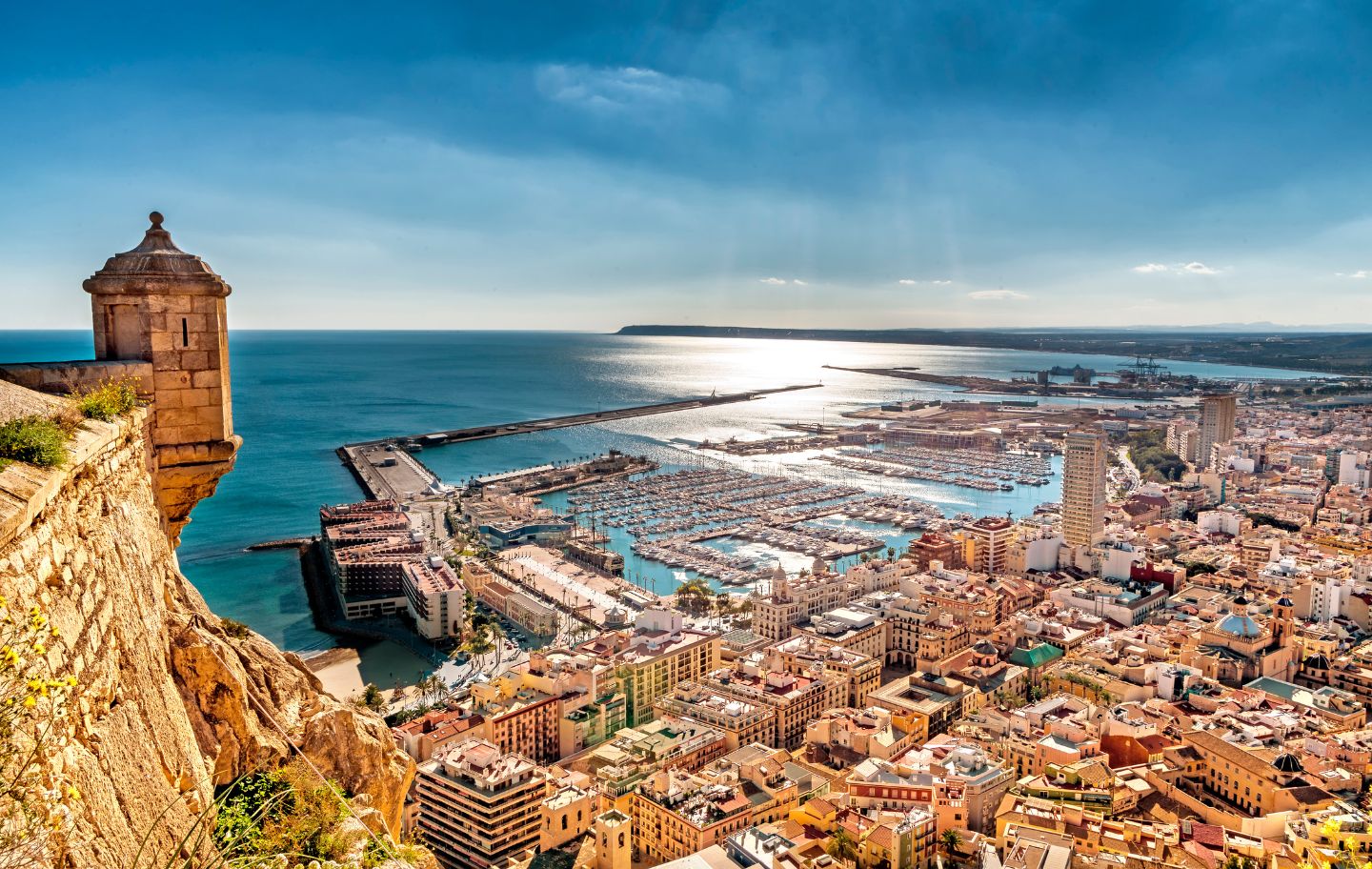 El patrimoni de la capital valenciana més meridional és història viva del país