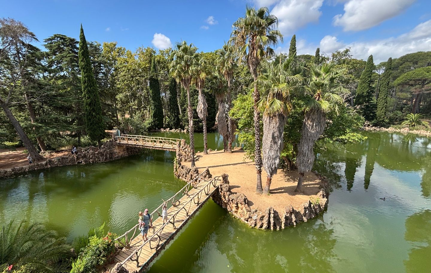 El parc Samà té un estany d'estil modernista