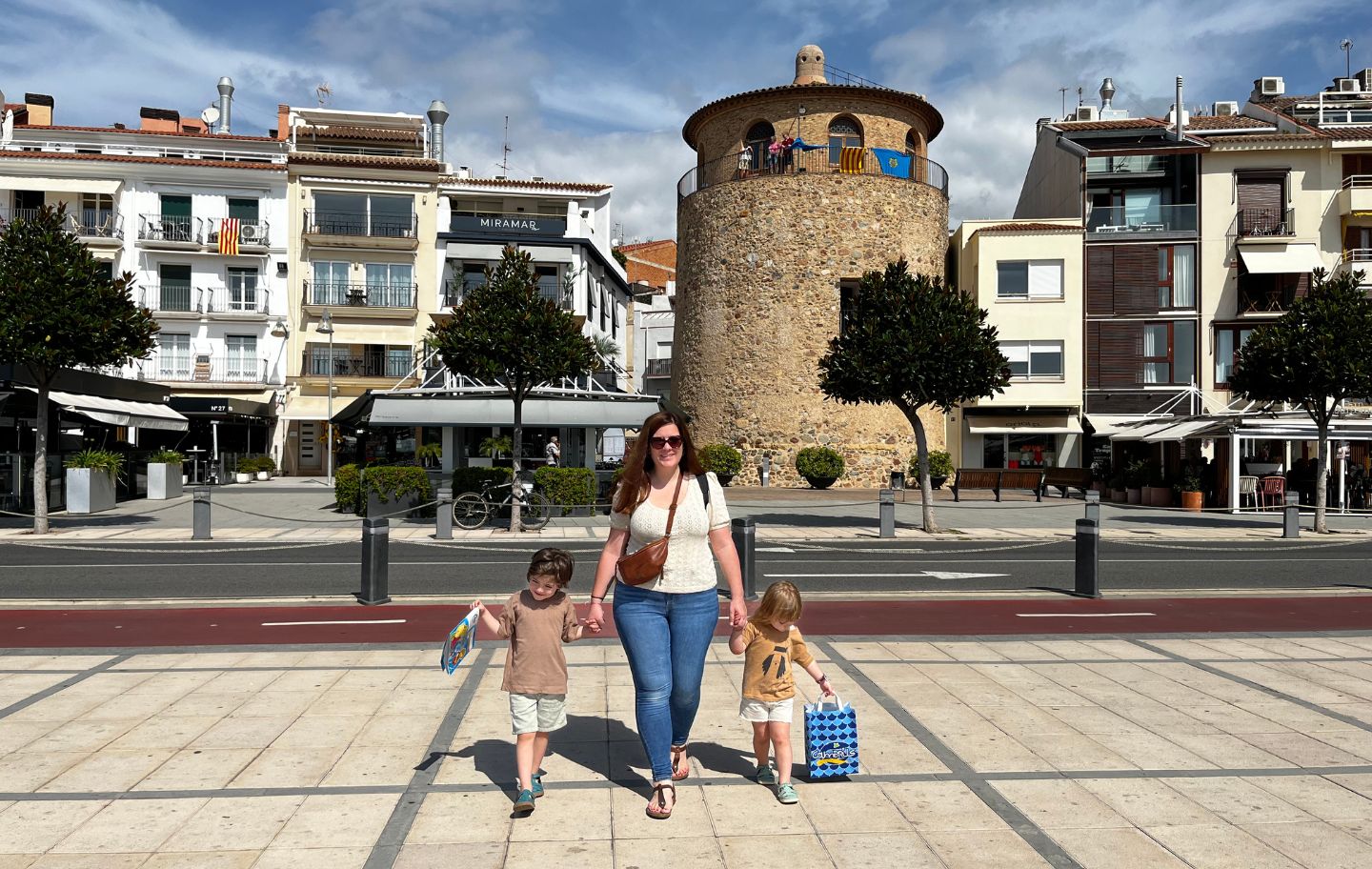 La torre del Port és un dels símbols de la façana marítima de Cambrils