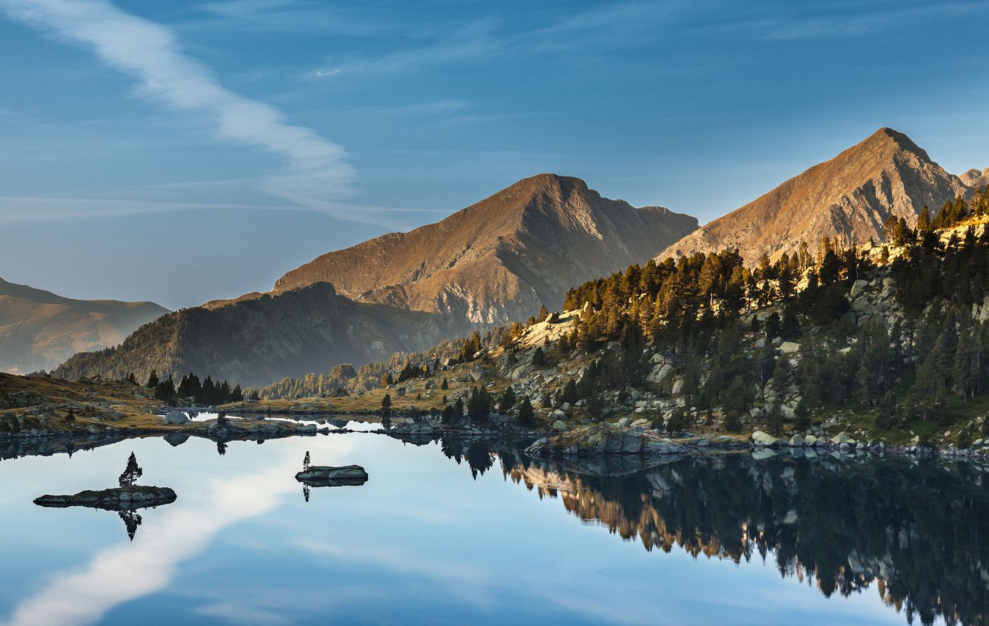 El Parc Nacional d'Aigüestortes i Estany de Sant Maurici acull una important zona lacustre