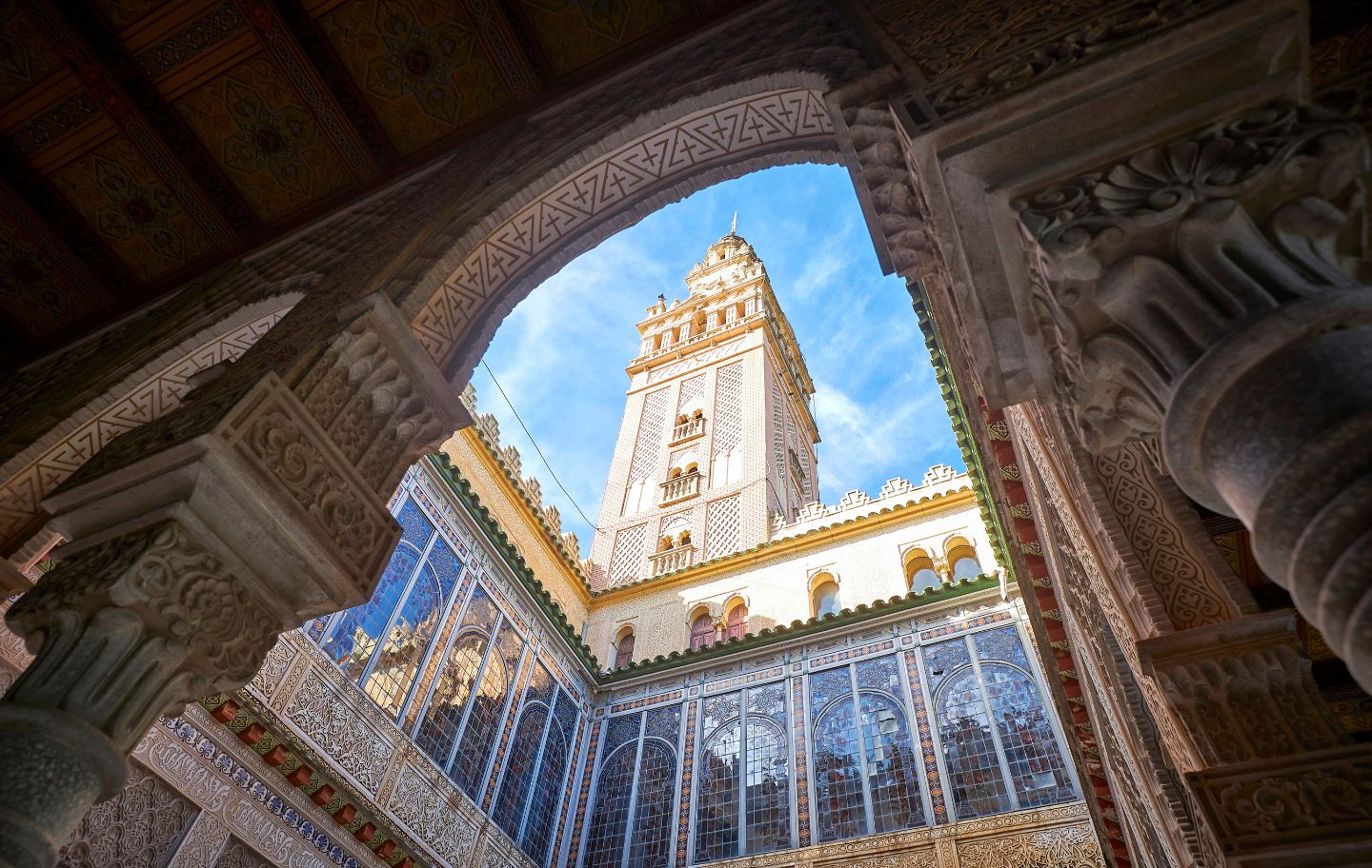 La Giralda de l'Arboç és una replica espectacular del famós campanar sevillà i un exemple del llegat modernista de la vila
