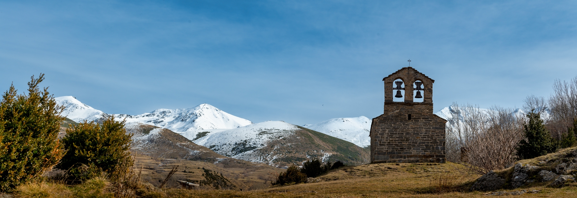 Per la seva ubicació, l'ermita de Sant Quirc de Durro és un dels millors miradors de la zona