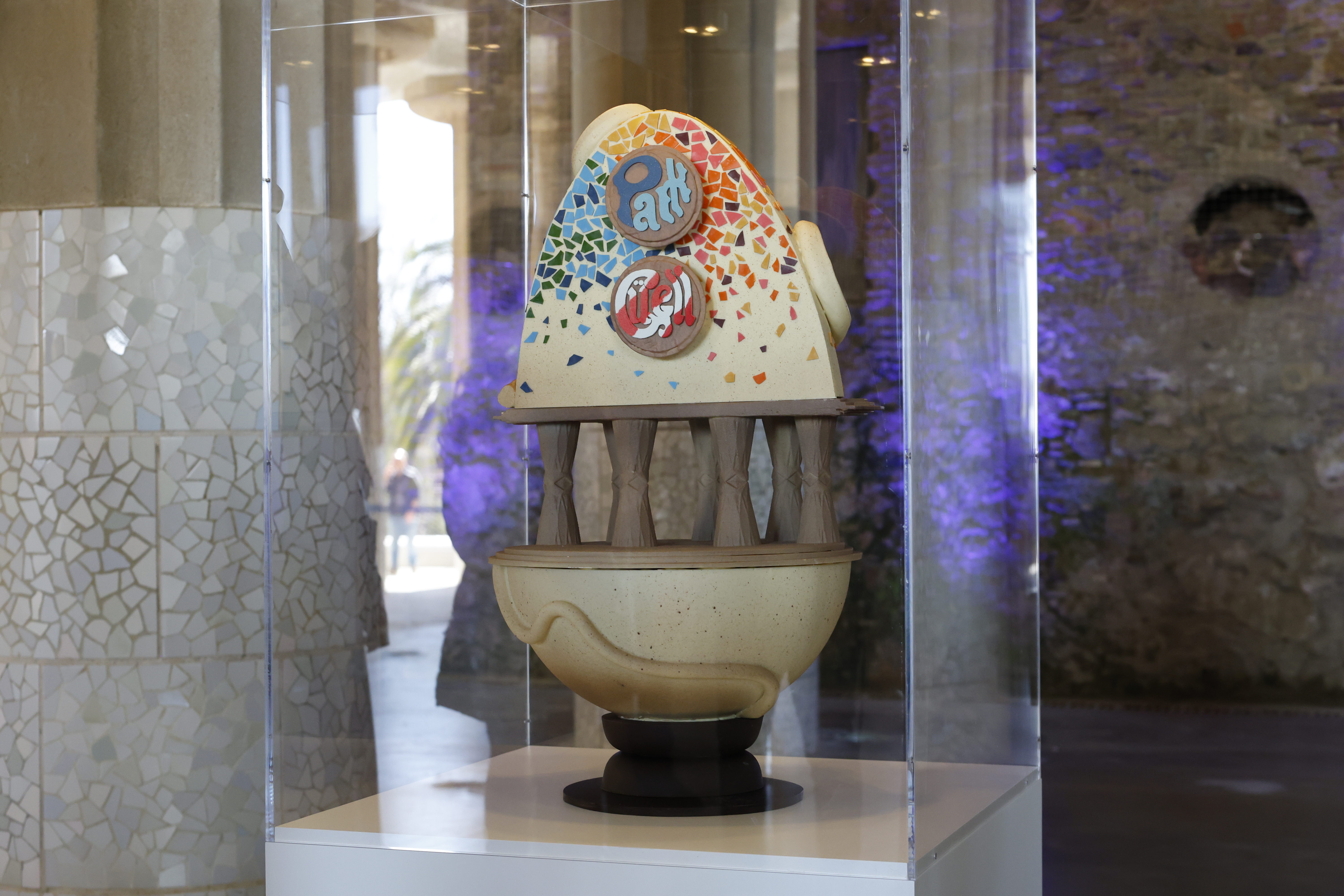 Una de les creacions que s'exposa a la Sala Hipòstila del Park Güell