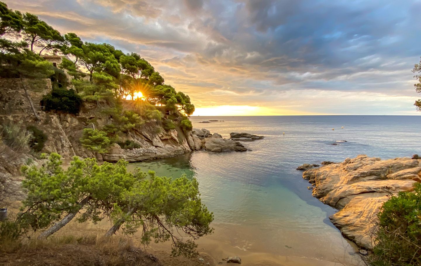 La cala Sa Cova de Platja d'Aro és un racó de postal