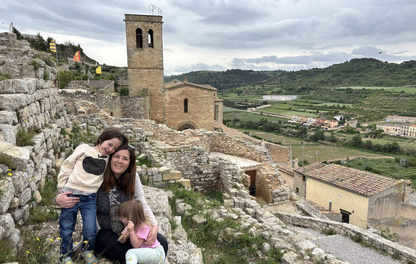 Visites des de les ruïnes del castell de Guimerà (1)