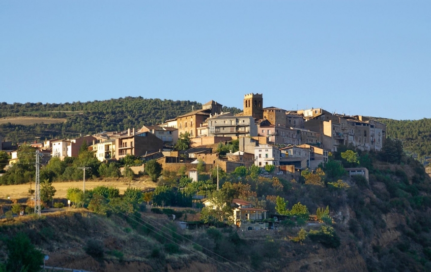 Talarn s’enfila sobre la conca de Tremp amb carrerons medievals, cases senyorials i vistes obertes al Pallars
