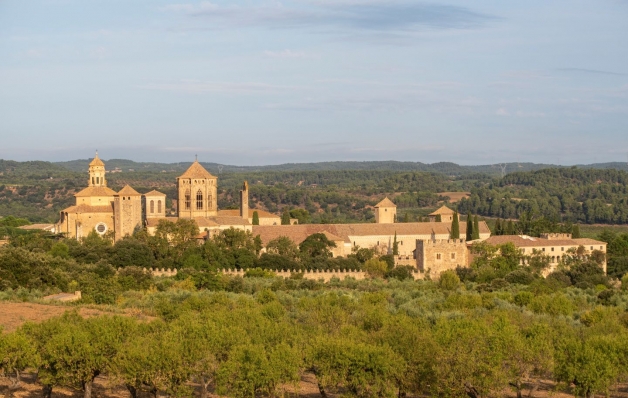 L'alberg té a tocar el Monestir de Poblet L'alberg té a tocar el Monestir de Poblet