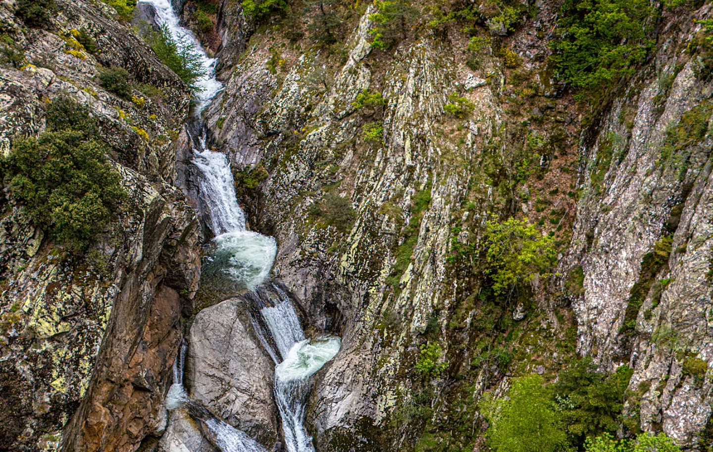 La ruta fins a la cascada dels Anglesos és una de les més populars del Conflent