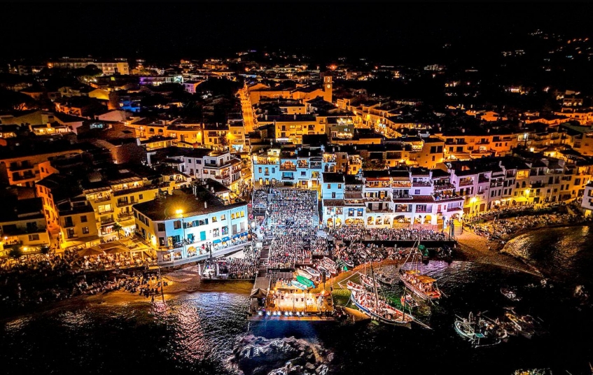 La cantada d’havaneres és una celebració molt arrelada a Calella de Palafrugell