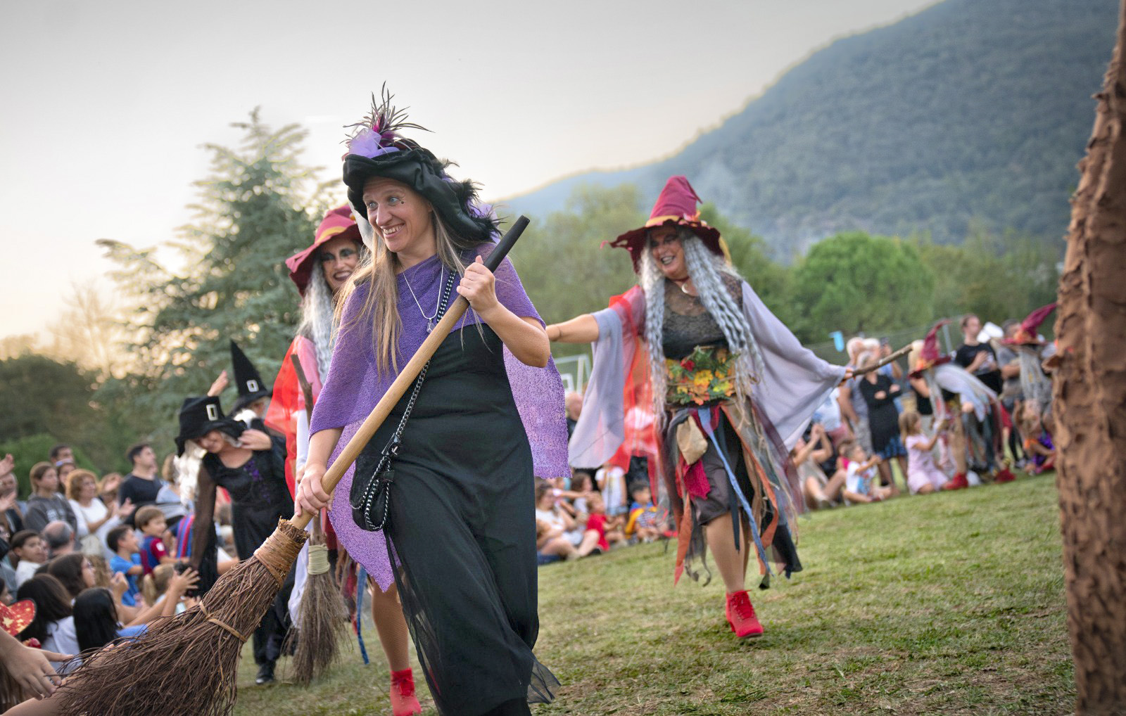 Durant la Fira s'organitzen activitats amb les bruixes com a protagonistes