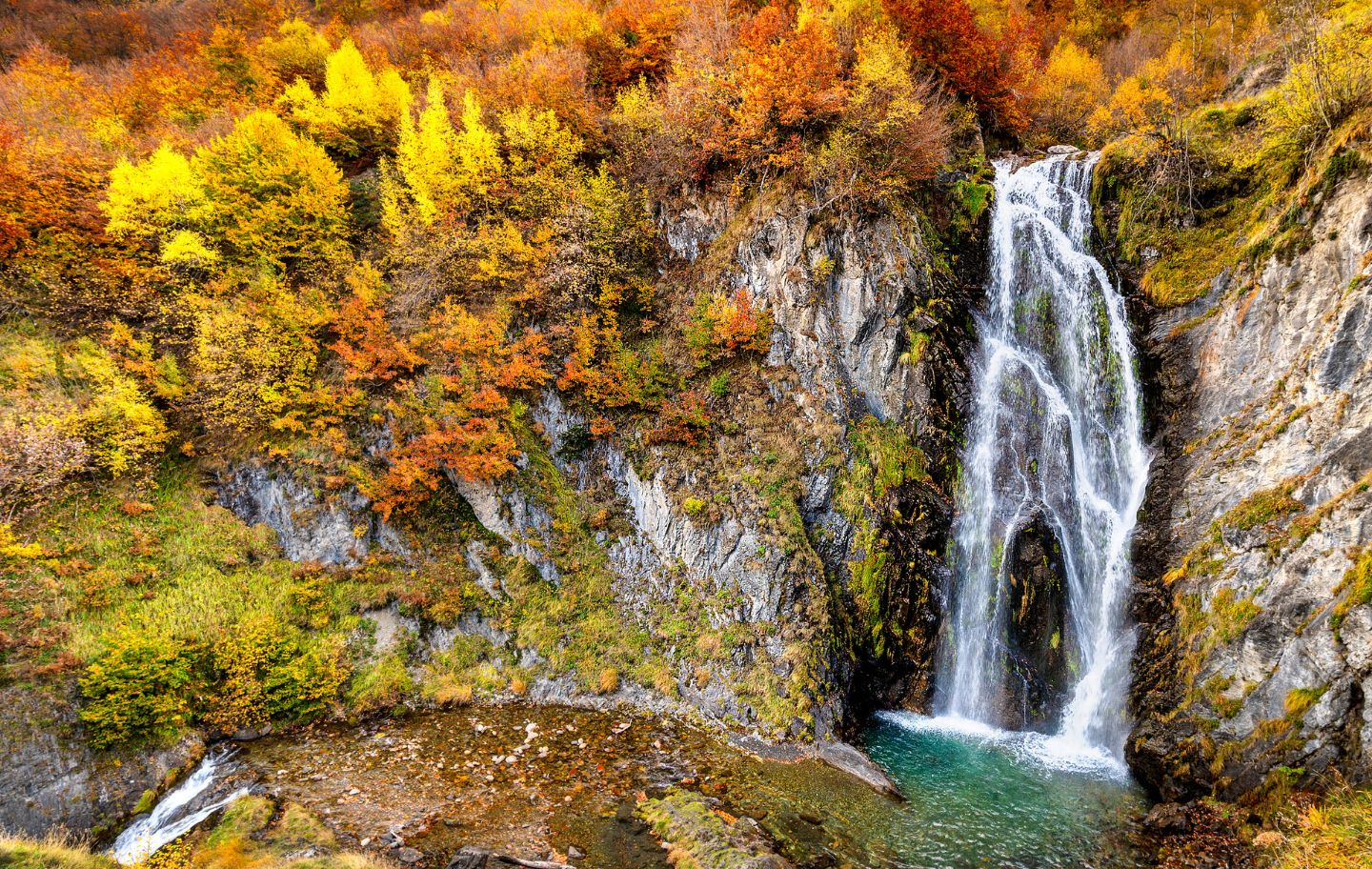Eth Saut deth Pish, on l'aigua cau més de 30 metres