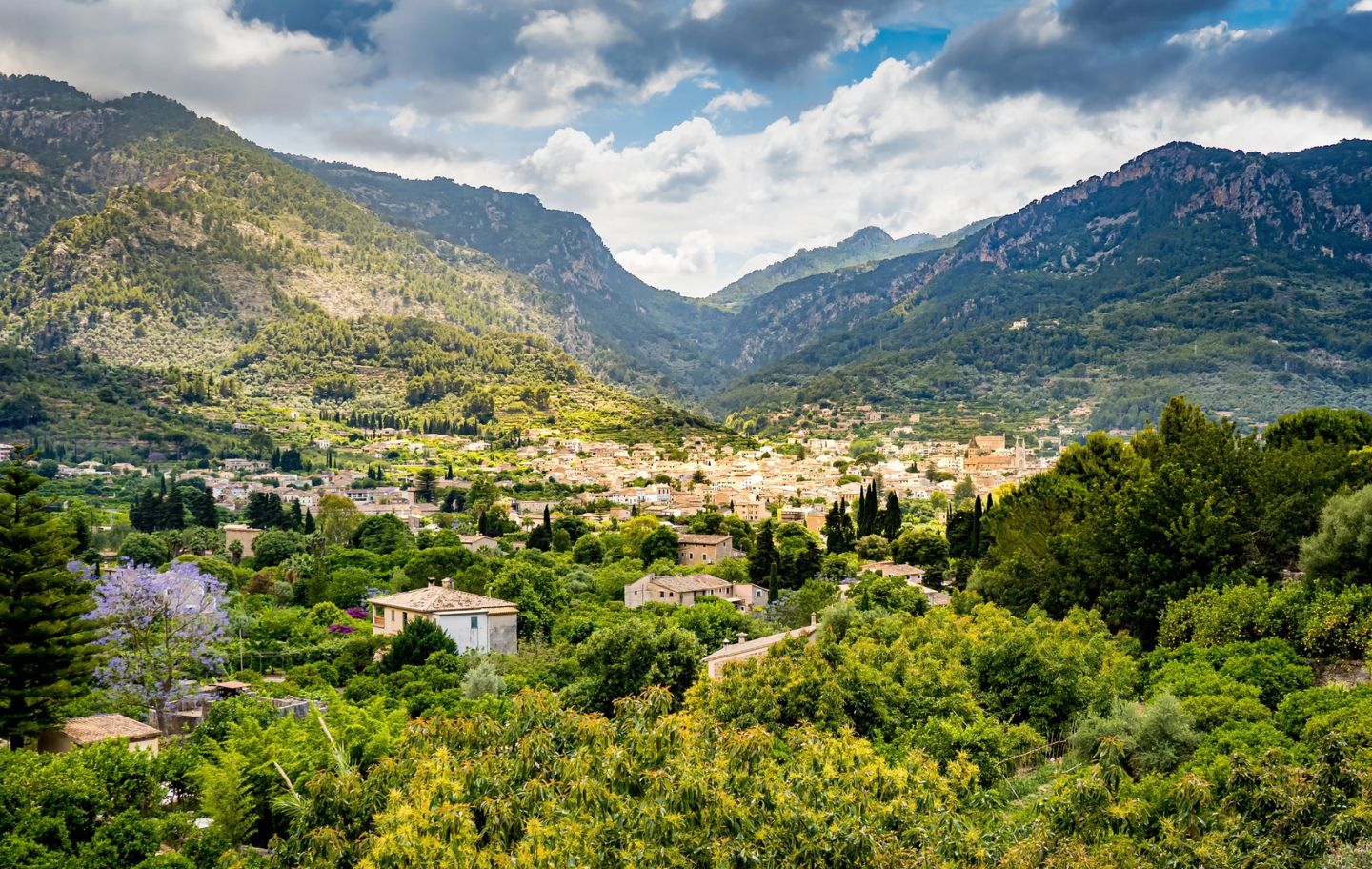 Binibassí és un dels nuclis més ben conservats de la serra de Tramuntana
