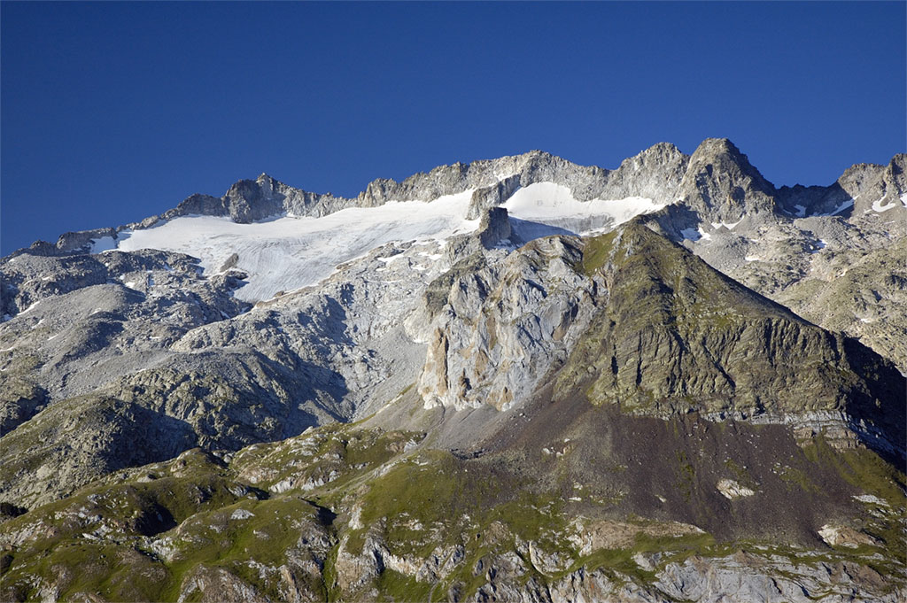 El pic de la Maladeta és un dels cims que s'observen des del coll de Baretja