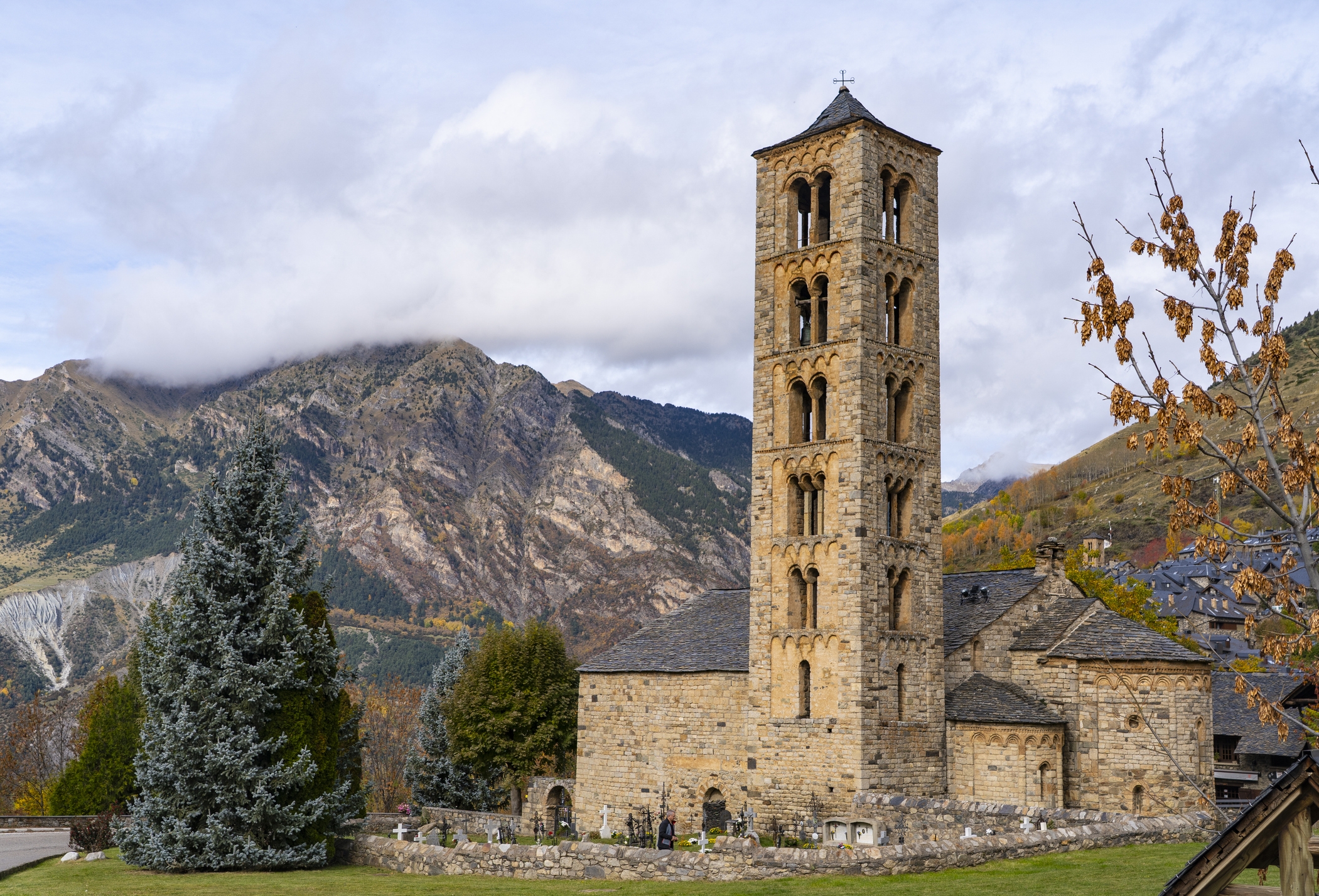  L'església de Sant Climent de Taüll es basteix sobre un temple del segle XI