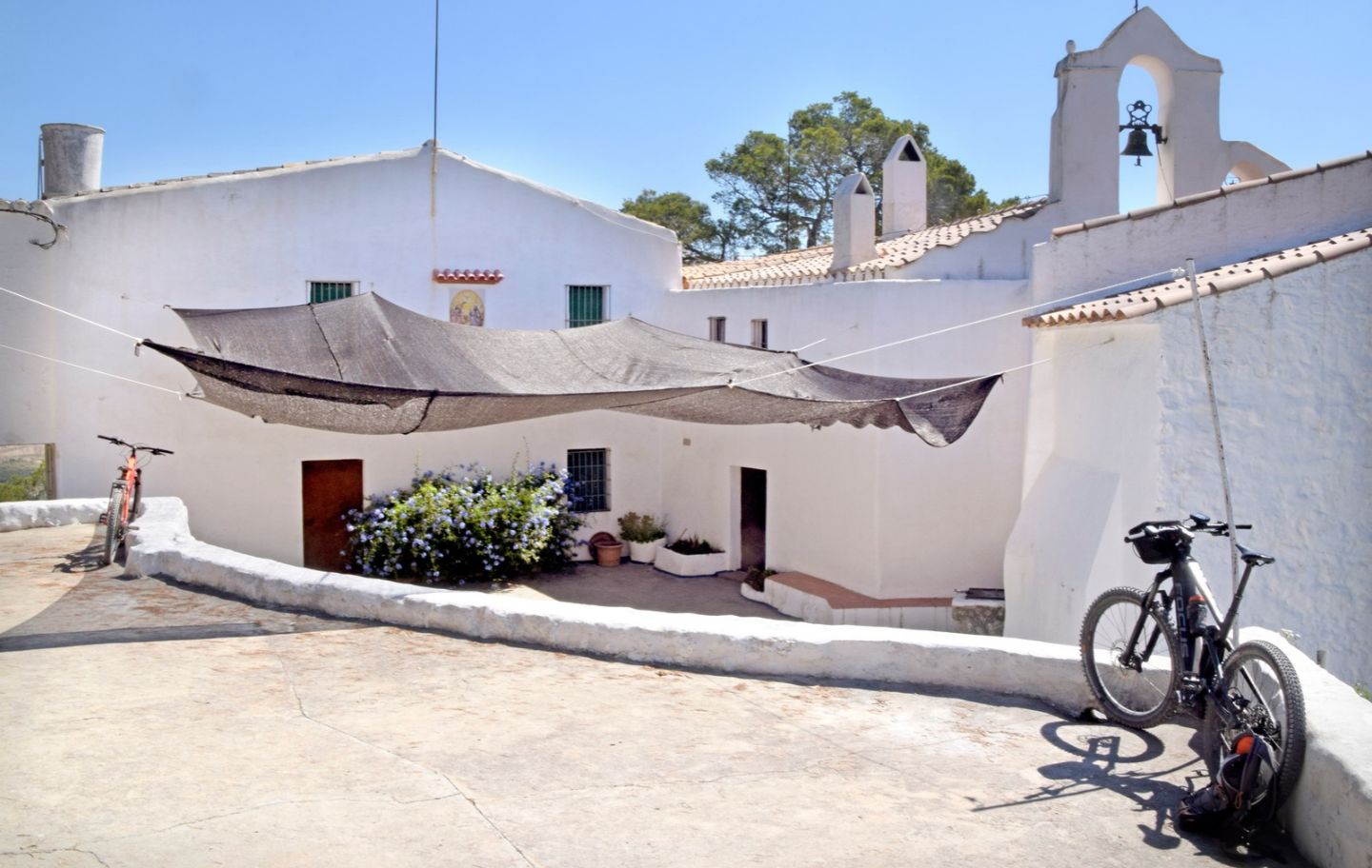 L’ermita de la Trinitat és l’objectiu d’aquesta ruta pel Garraf