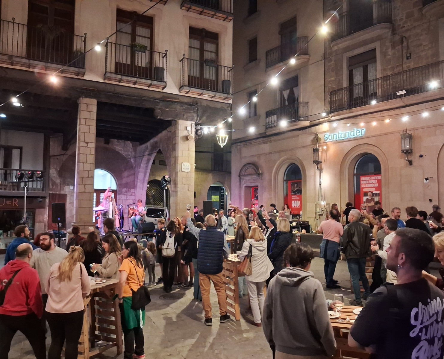 Tastets de les propostes gastronòmiques dels establiments a la plaça Major de Solsona